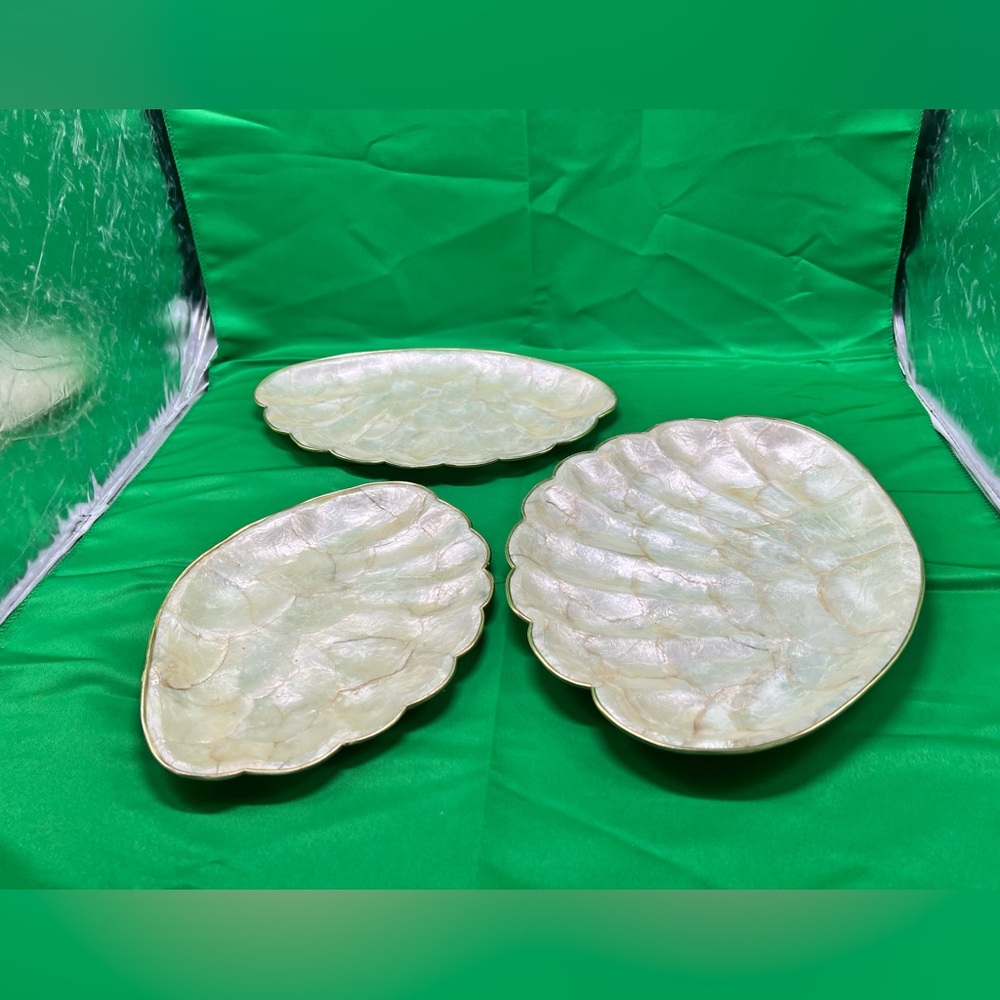 Vintage Mid-Century Modern Nesting Capiz Shell and Brass Trays/Catchall (3)